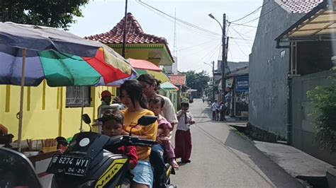 Menyusuri Jalan Gang Pemukiman Penduduk Kampung Joglo Baru Jakarta