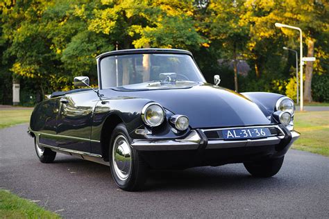 1964 Citroen DS 19 Decapotable Uncrate