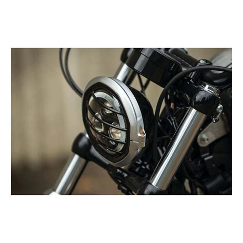 Grille De Phare Kuryakyn Dillinger Mm Harley Davidson Dyna Chrome