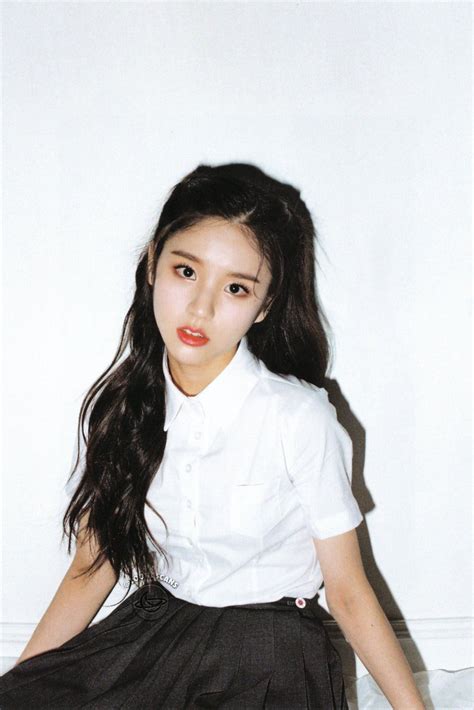 Loona Scans On Twitter Girl Ulzzang Girl Kpop Girls