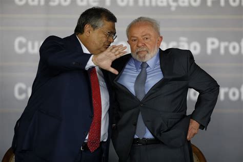 Dino Lula muda padrão de idade em indicações recentes ao STF veja