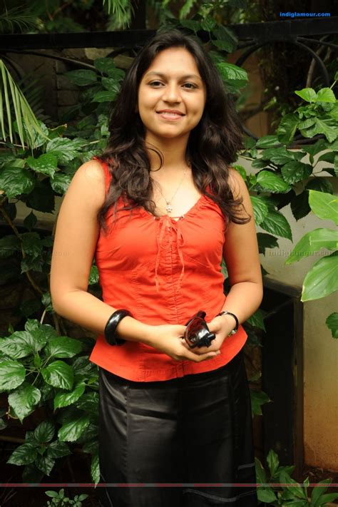 Sri Ramya Actress Photoimagepics And Stills 121021