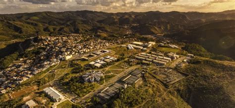 fotografia aérea do Campus Universitário Morro do Cruzeiro UFOP Ouro