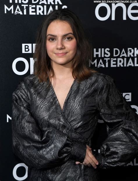 Dafne Keen Babe Sexy Celebrity Beautiful Posing Hot