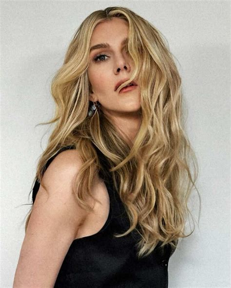 Lily Rabe : Net Worth, Height, Weight, Age, Affairs, Wiki, Facts and