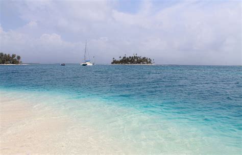 12 of the Best Beaches in Central America | Jonistravelling