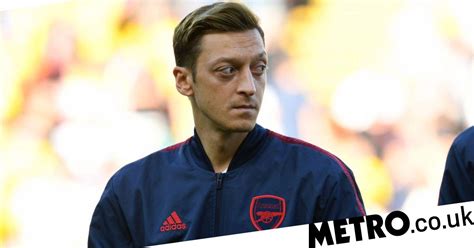 Mesut Ozil Sends Message To Arsenal Fans After Latest Unai Emery Snub