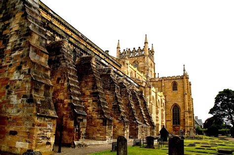 Dunfermline Abbey Visitor Guide | Fife