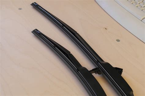 Накладки на пороги и педали, газлифты — Hyundai Solaris (1G), 1,6 л ...