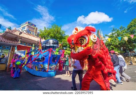 3,867 Dragon Dance Vietnam Images, Stock Photos & Vectors | Shutterstock