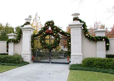 Christmas Decorations For Driveway Gates