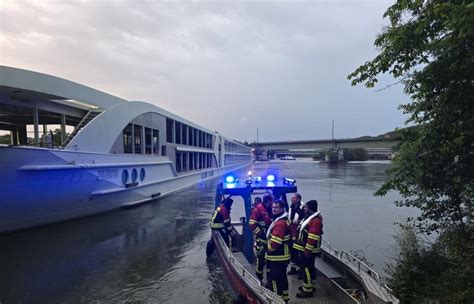 Schiffsunfall auf der Donau bei Bad Abbach fordert viele Einsatzkräfte