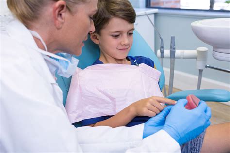 What's the Right Age for a Child's First Dentist Visit? - University General Dentists