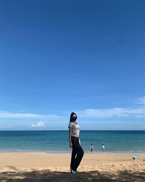 Yumi Sato | Keep your eyes on me (〃ω〃)♡ #japanesegirl #japan #asiangirl