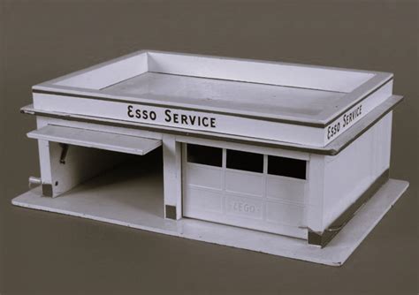 ESSO Service Station History LEGO AE