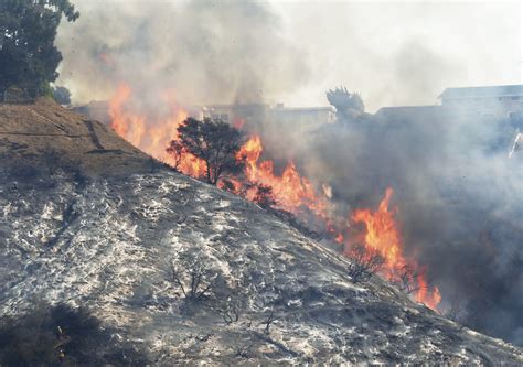 PHOTOS Skirball Fire Burns In The Sepulveda Pass Near Getty Center