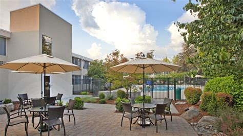 Holiday Inn - 3 Reviews - 1801 12th Ave NW, Issaquah, WA - Hotels & Lodging Reviews - Phone (877 ...