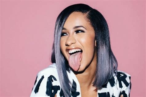 Cardi B Se Convierte En La Artista Femenina Con Más Temas A La Vez 13