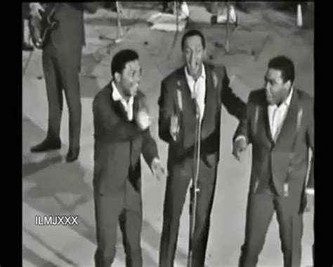 THE FOUR TOPS I CAN T HELP MYSELF SUGAR PIE HONEY BUNCH LIVE PARIS