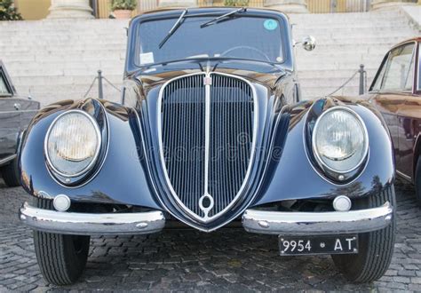 Coches Cl Sicos Del Vintage Fotograf A Editorial Imagen De Mercedes