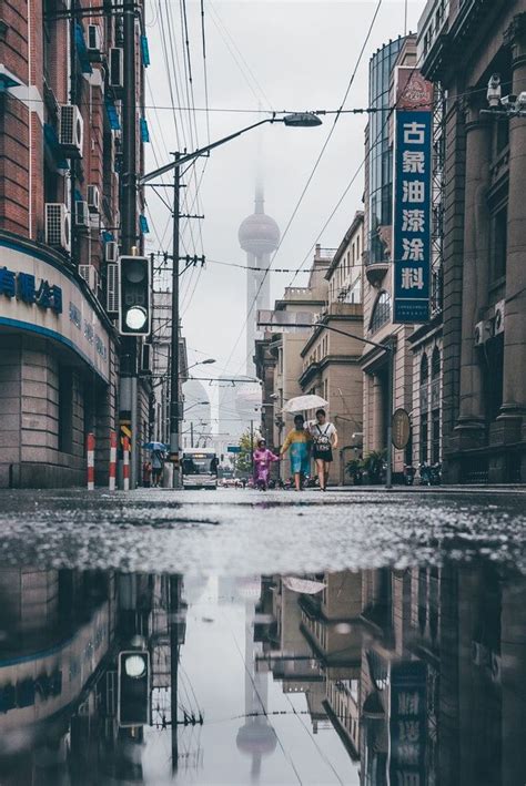 China Shanghai Rain And Street Hd Photo By Yiran Ding Yiranding On