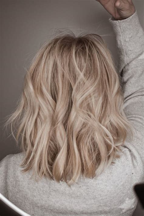 Cool Neutral Blonde Babylights Blonde Hair Looks Hair Trends Hair