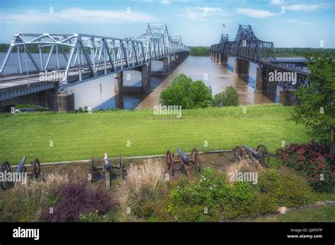 Mississippi River bridge at Vicksburg, Mississippi, USA Stock Photo - Alamy