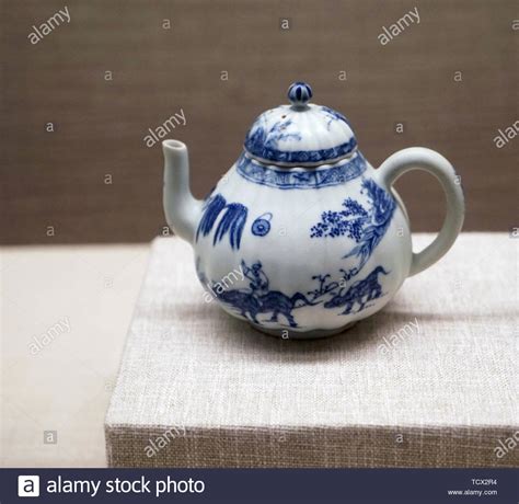 Ming Dynasty porcelain Stock Photo - Alamy