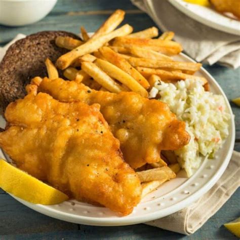 Meilleur poisson chat frit savoureux dîner de poisson pané à la bière