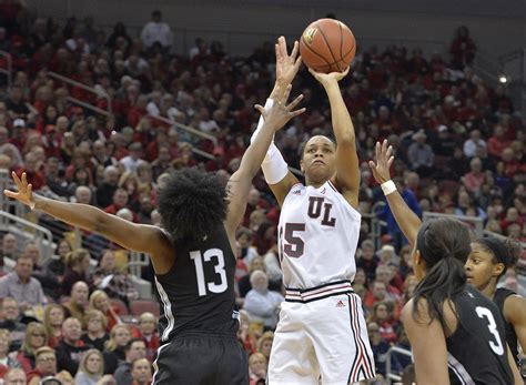 Womens Top 25 Roundup No 3 Louisville Women Beat Cold Shooting No 2