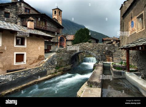 Il Borgo Di Chianale L Ultimo E Pi Alto M Slm Della Valle