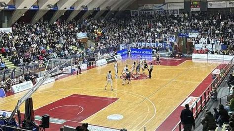 Serie B Pielle Livorno Con Vigevano Seconda Sconfitta Interna Di Fila