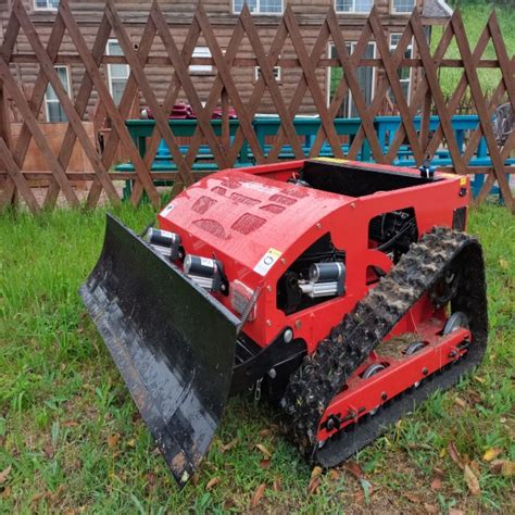 SSC800 150 Rubber Track Remote Operated Slope Mower By