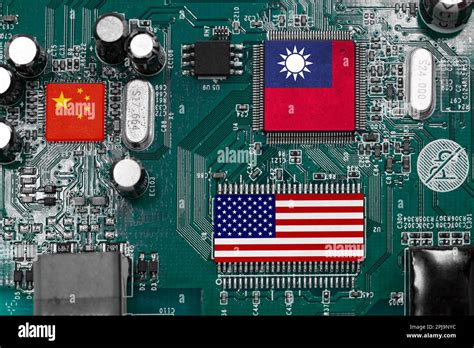 Bandera de Taiwán EE UU Y China en los chips electrónicos digitales