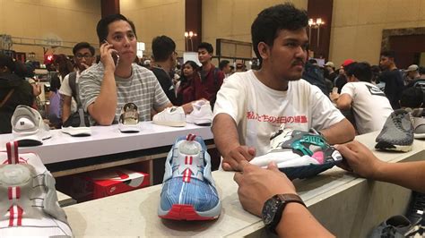 Berburu Sepatu Di Jakarta Sneakers Day Ini Kisaran Harganya