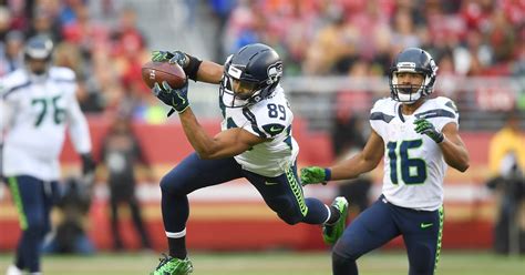 Century Links 1127 Seahawks Defeat Niners Field Gulls