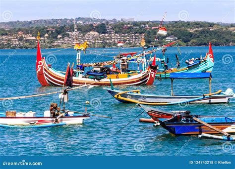 Barcos De Pesca Tradicionales Del Balinese Foto De Archivo Editorial