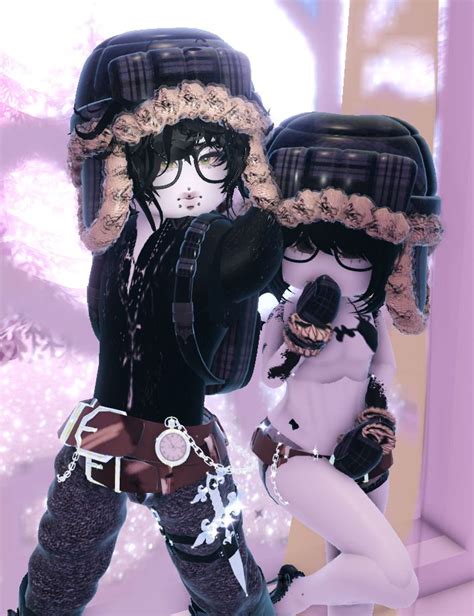 Royale High Winter fits ️ | Royal high roblox outfits boy, Royal high ...