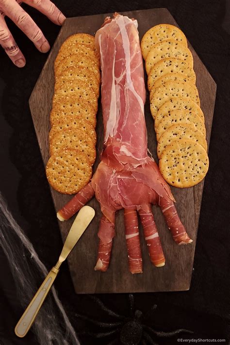 Creepy Halloween Hand Appetizer Artofit