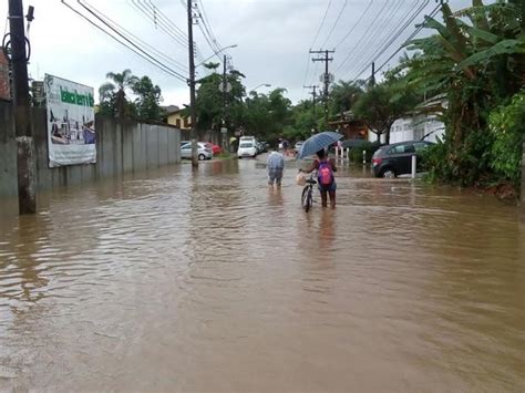 G1 Chuva forte alaga bairros da costa sul de São Sebastião litoral