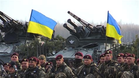 У День ДШВ у Житомирі Петро Порошенко нагородив воїнів десантників ...