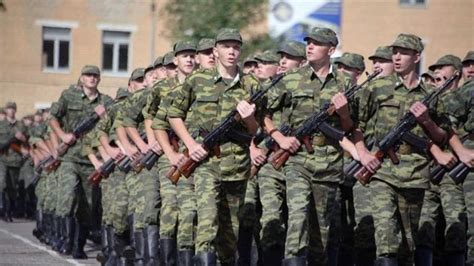 «Офицеры России» против увеличения срока службы в армии | Статьи | Известия