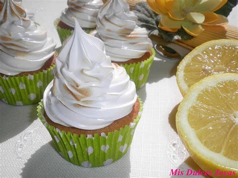 Cupcakes De Lim N Rellenos De Cuajada De Lim N Y Cubiertos Con Merengue