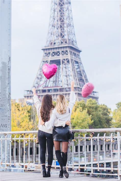LA BRUNE ET LA BLONDE