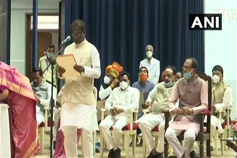 MP Cabinet Expansion 28 Ministers Take Oath Dozen Scindia Loyalists