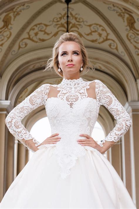 Robe de mariée manche longue Oksana Mukha Paris