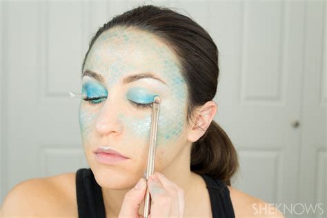 How To Totally Master Instagram S Halloween Mermaid Makeup