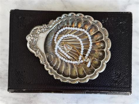 Vintage Silver Plated Scalloped Clam Shell Dish Sea Shell Vanity Tray