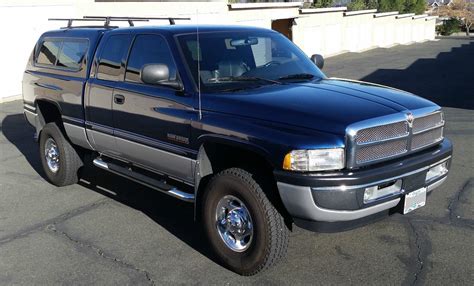 fully loaded 2001 Dodge Ram 2500 SLT lifted for sale