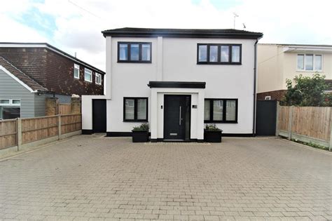 Alexandra Road Rochford Essex Ss4 4 Bed Detached House £625 000